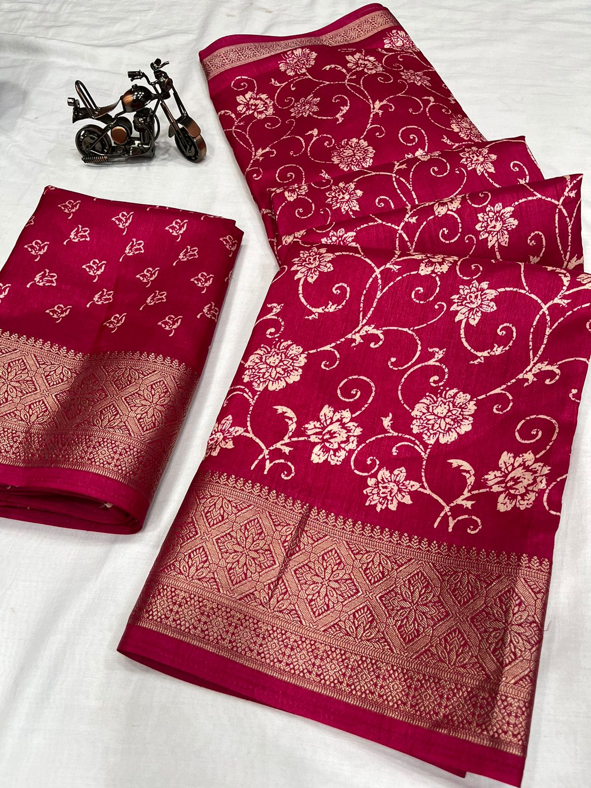 Wow Flower Printed Non Catalog Sarees Catalog